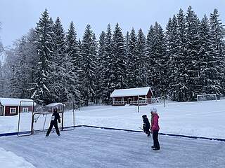 Myös luistelu ja jääkiekko onnistuu